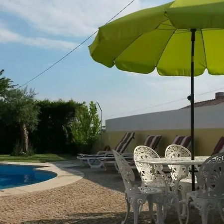Moradia De Luxo Com Piscina Em *